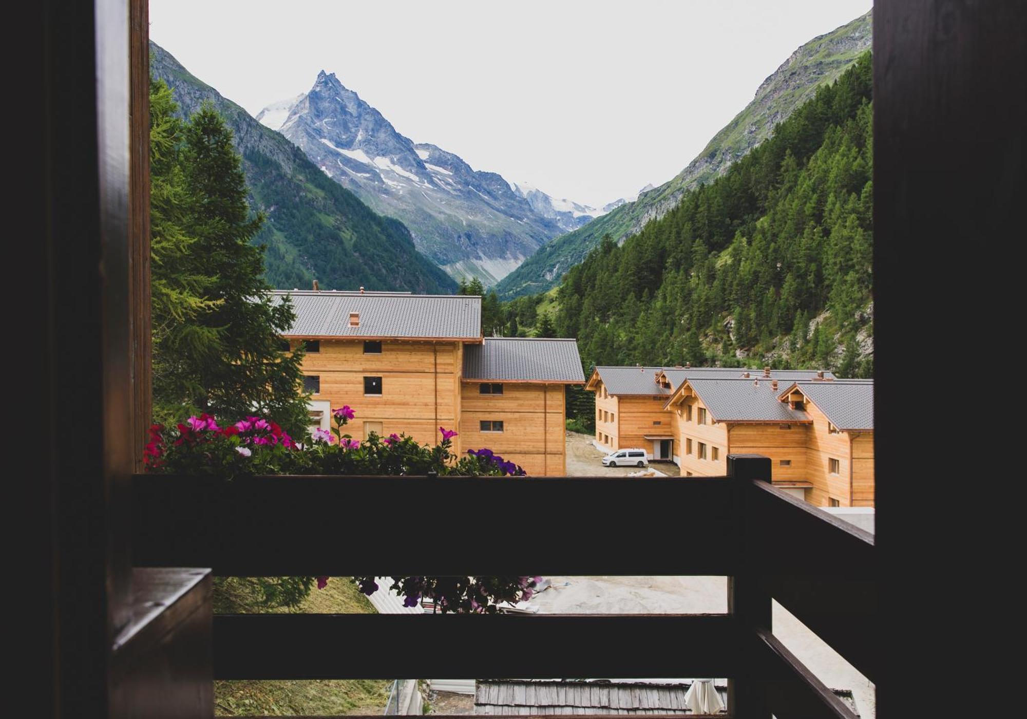 Hotel Europe Zinal ภายนอก รูปภาพ