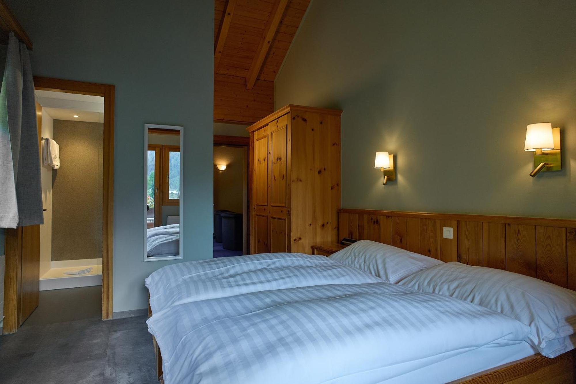 Hotel Europe Zinal ภายนอก รูปภาพ